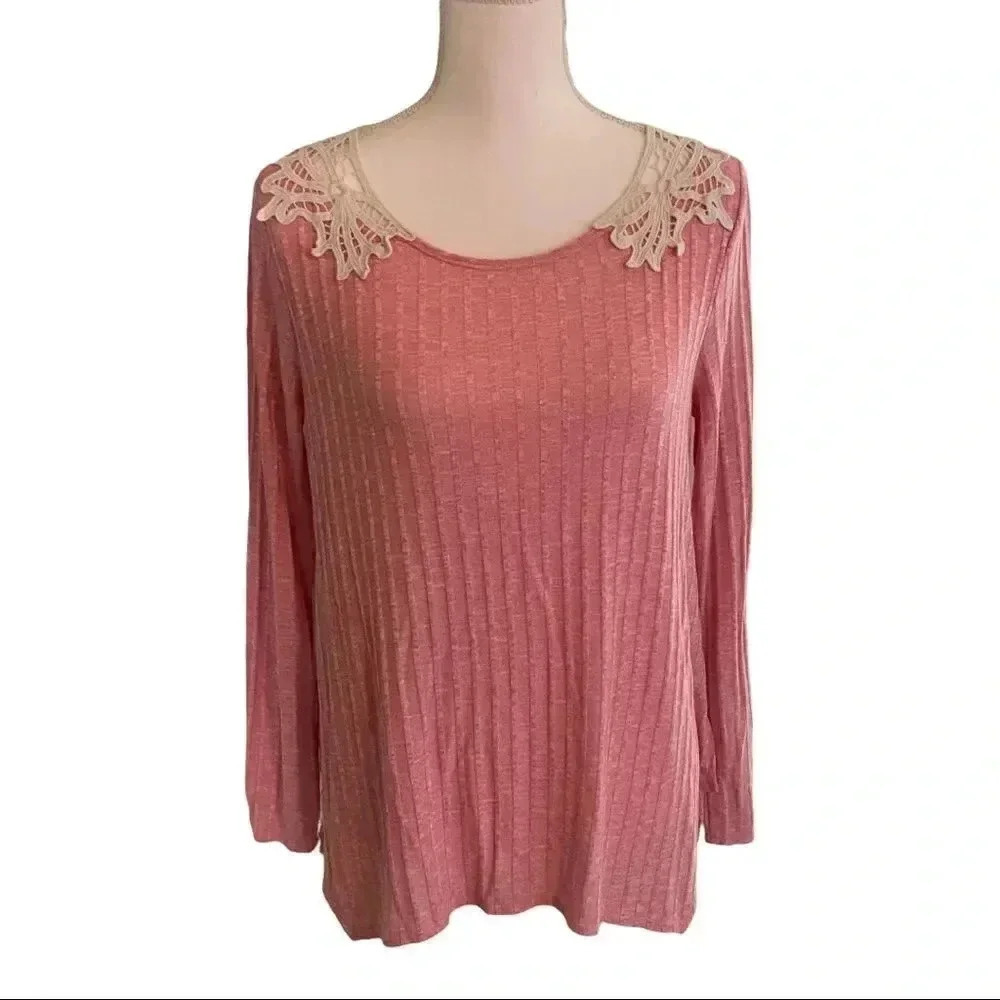 Rewind size XL EUC with lace back